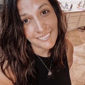 Meet your Posher, Lauren